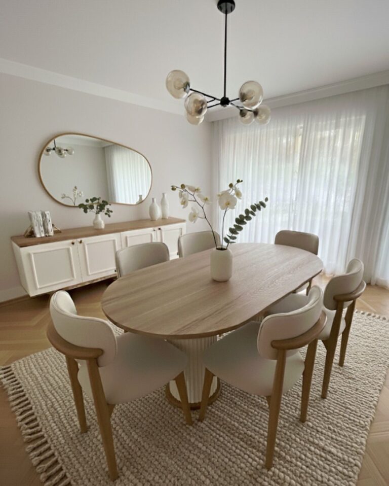 Dinning Room 12